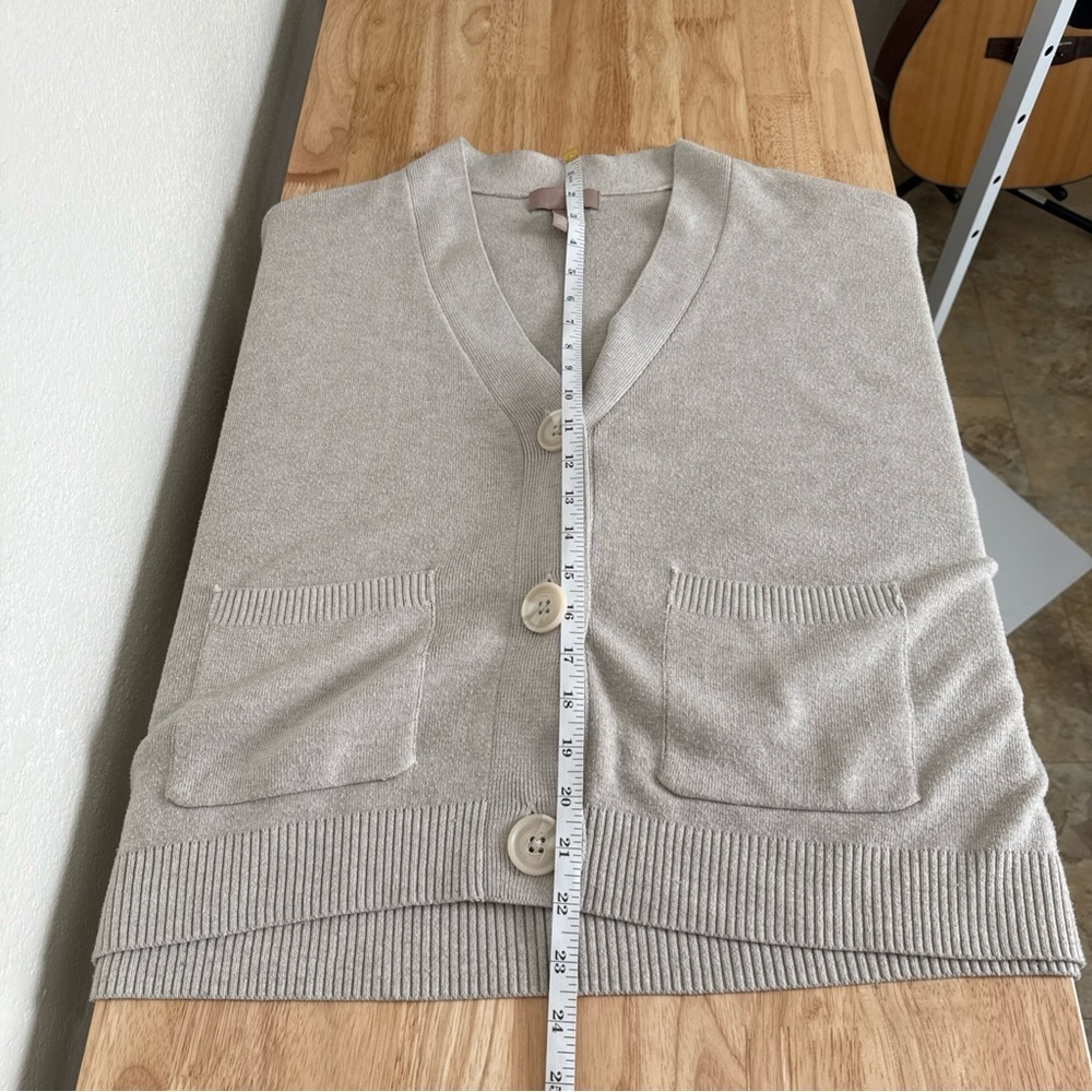 H&M Womens Cardigan Sweater Sz M Beige Big Button Chunky Knit Heavy Deep V Neck - Picture 8 of 9